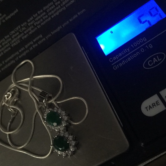 NEW classy elegant Emerald cz’s S925 pendant - Picture 4 of 8